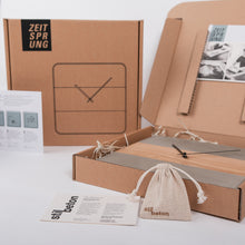 Lade das Bild in den Galerie-Viewer, ZEITSPRUNG - Wanduhr aus Beton und Holz